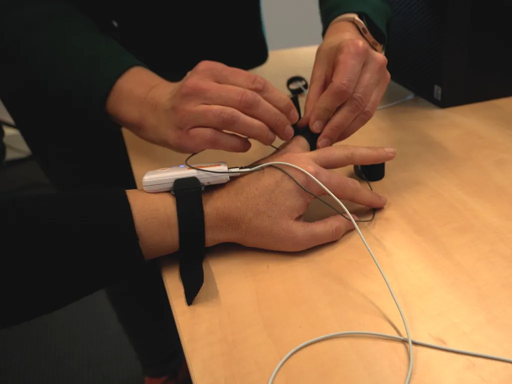 Measuring skin conductance